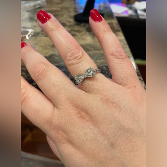 Bow Shaped Sterling Silver Ring 💍 Size 7 - Picture 8 of 10